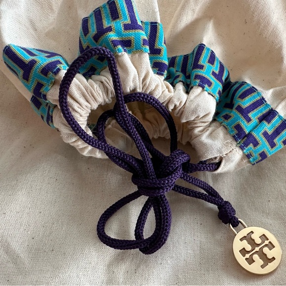 Tory Burch Black Velvet With Gold Heel Size 6 1/2 - Picture 5 of 6